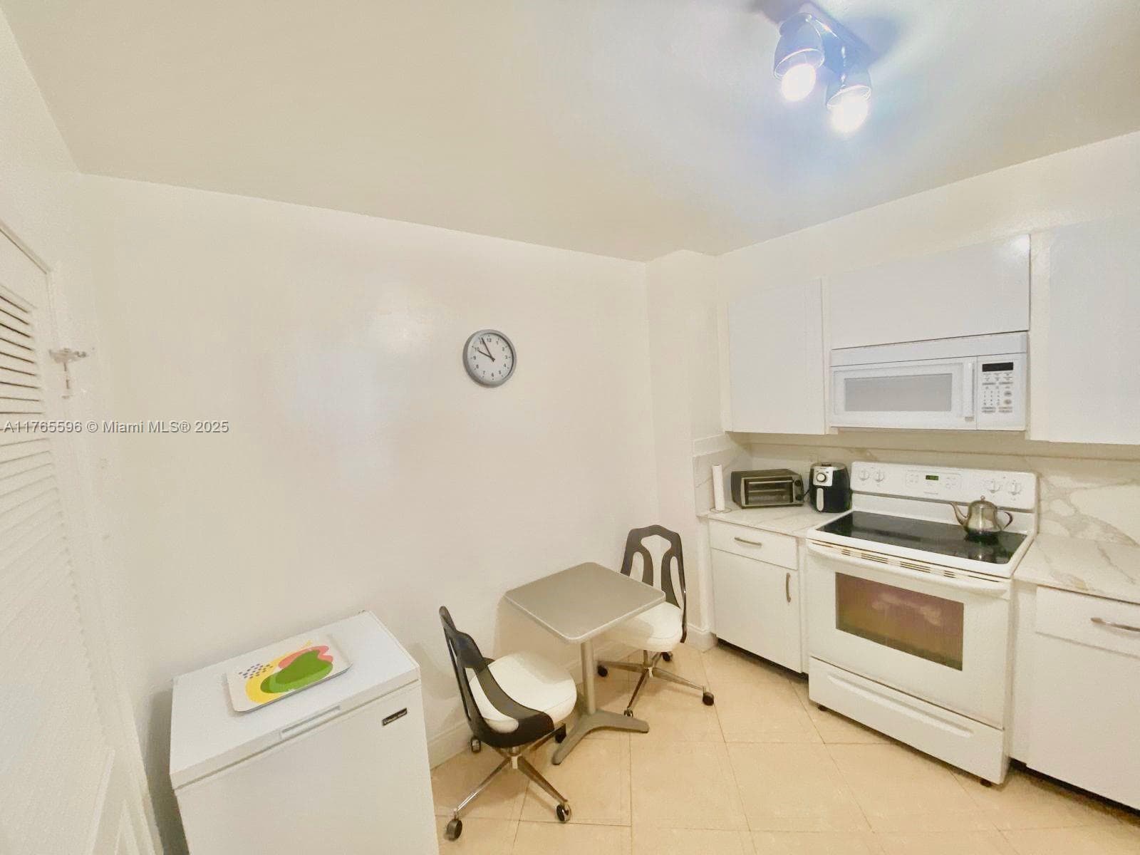 9801 Collins Ave # 8M, Bal Harbour FL 33154 — 29