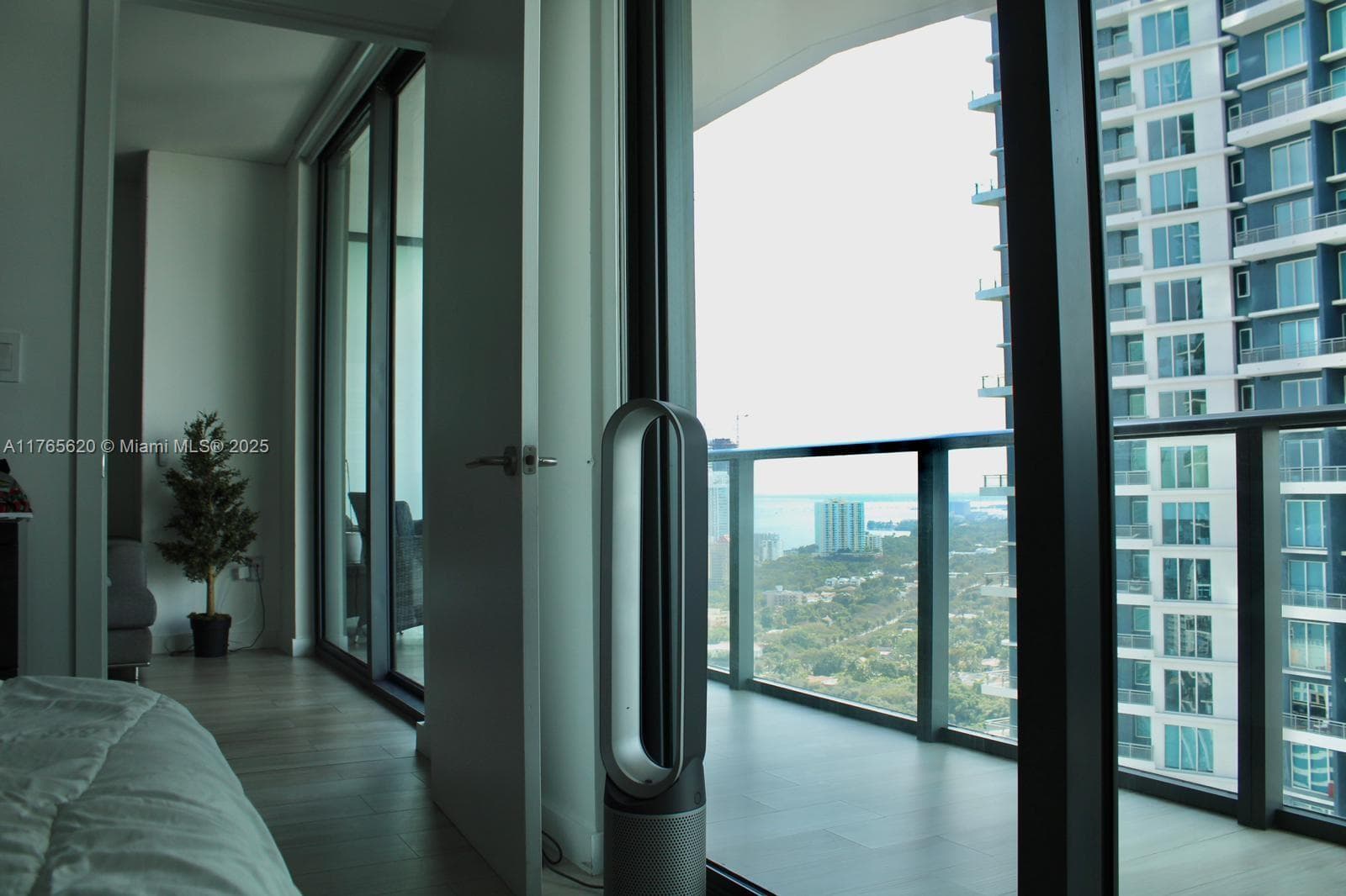1300 S Miami Ave # 3108, Miami FL 33130 — 23