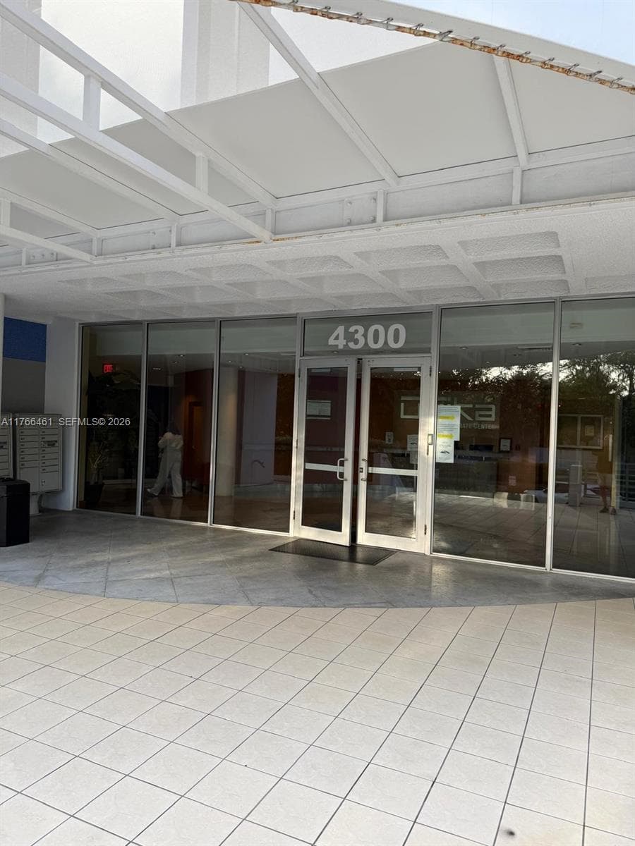 4300 Biscayne Blvd # G06, Miami FL 33137 — 21