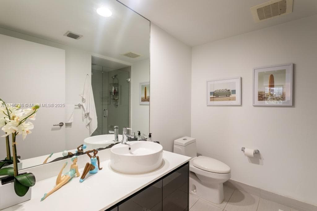 31 SE 6th St # 1601, Miami FL 33131 — 7