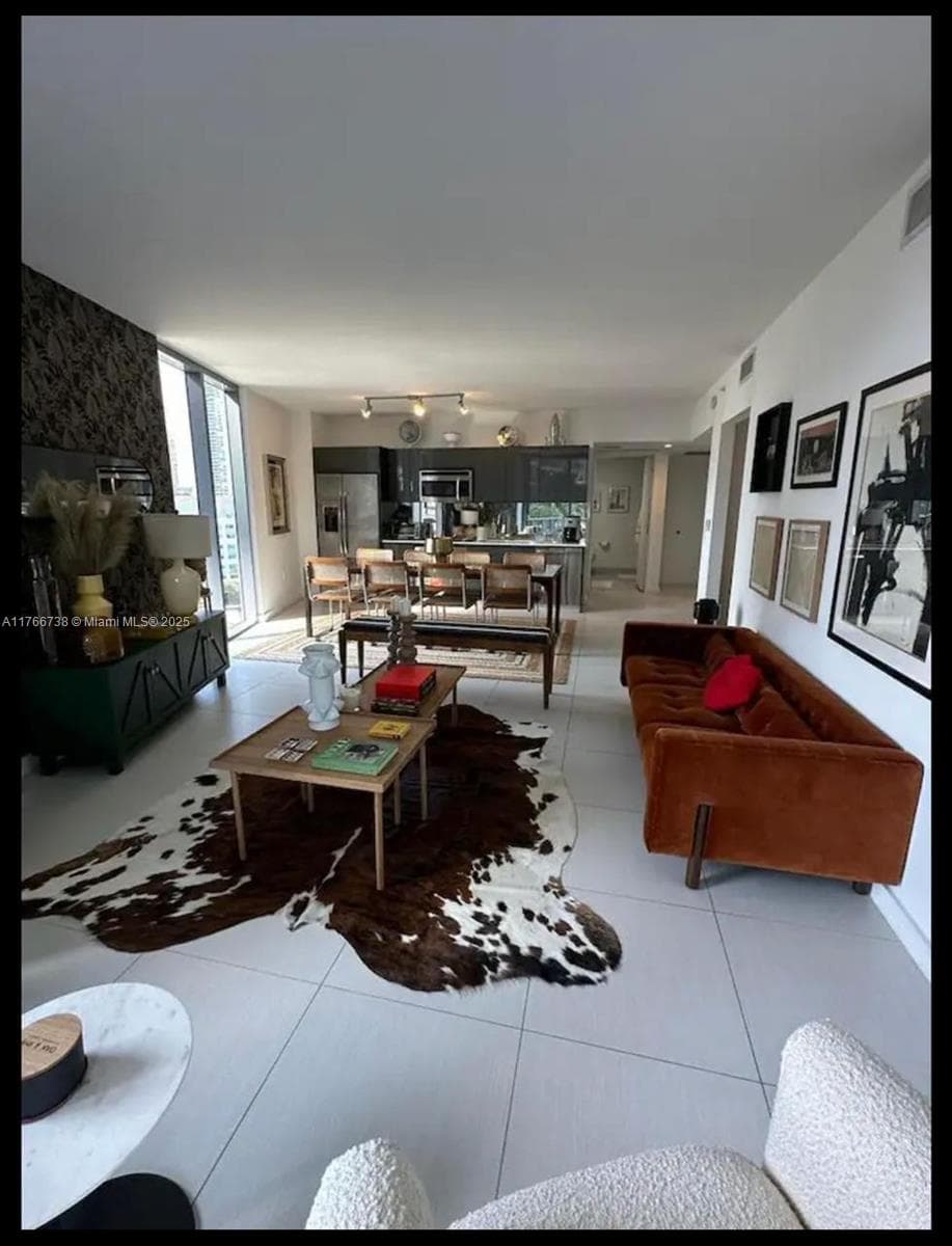 31 SE 6th St # 1601, Miami FL 33131 — 4