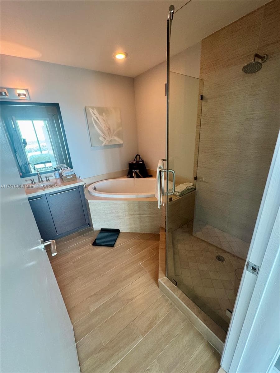 7930 East Dr # 1008, North Bay Village FL 33141 — 17