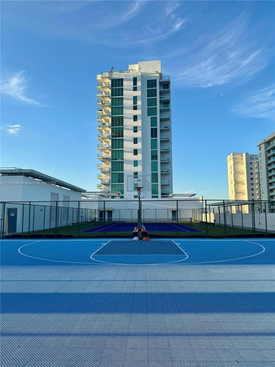 7930 East Dr # 1008, North Bay Village FL 33141 — 53