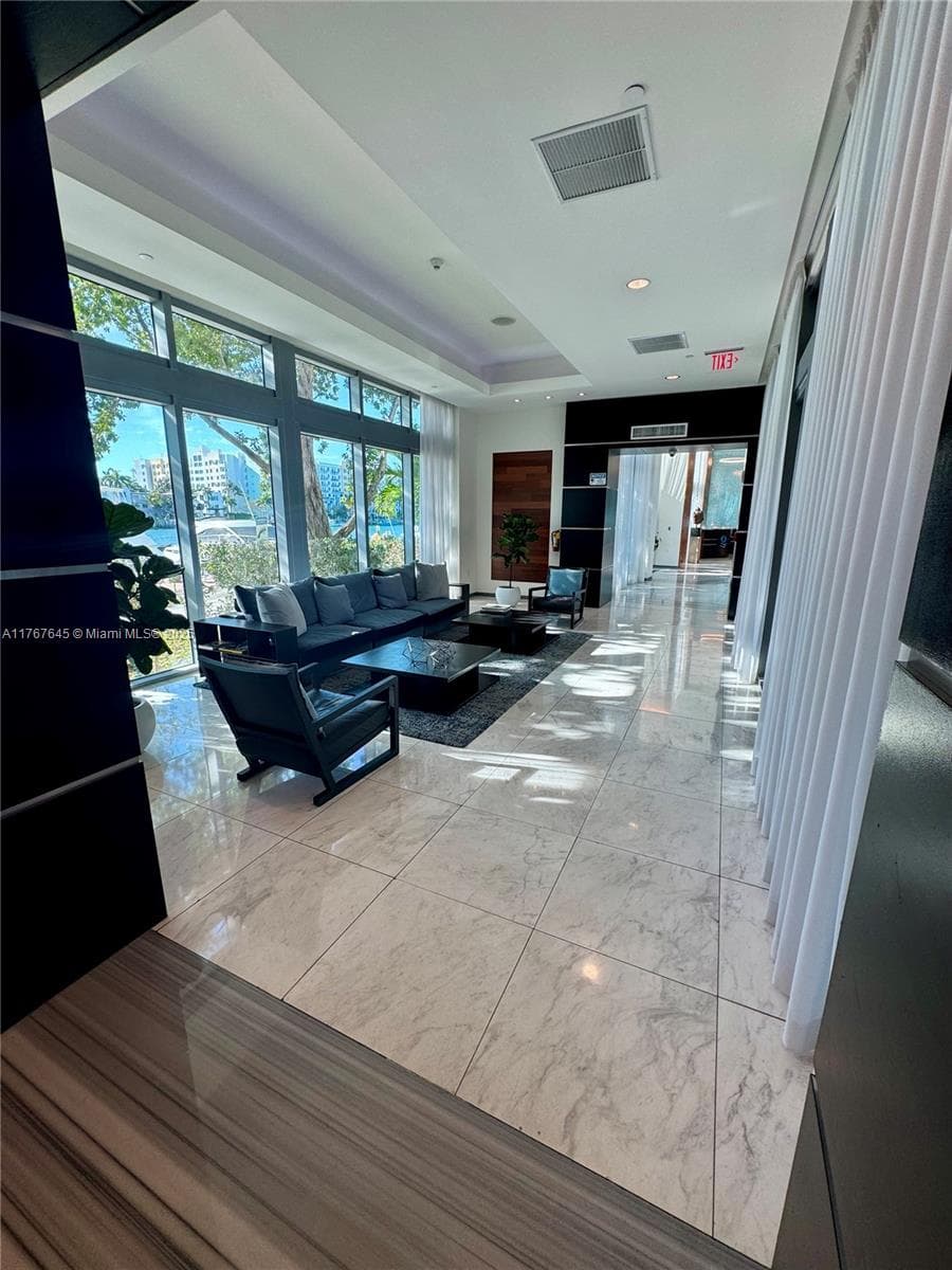 7930 East Dr # 1008, North Bay Village FL 33141 — 34