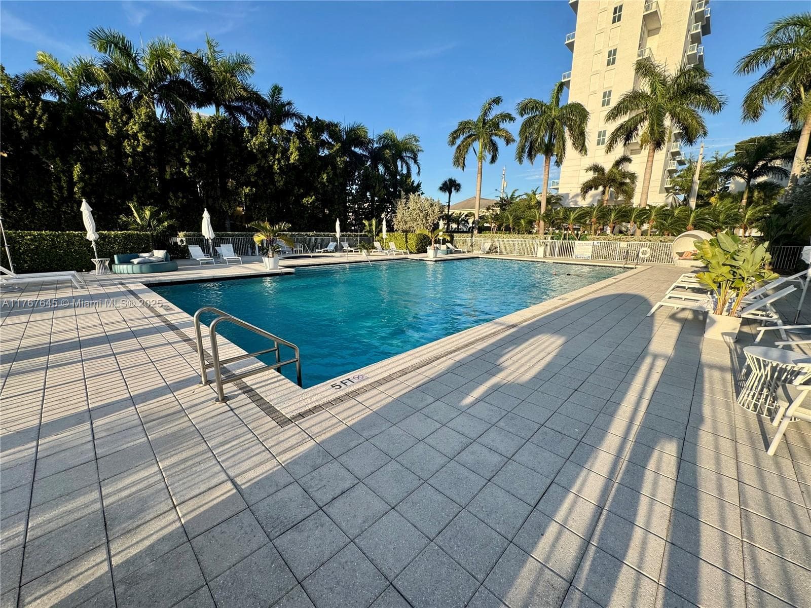 7930 East Dr # 1008, North Bay Village FL 33141 — 51