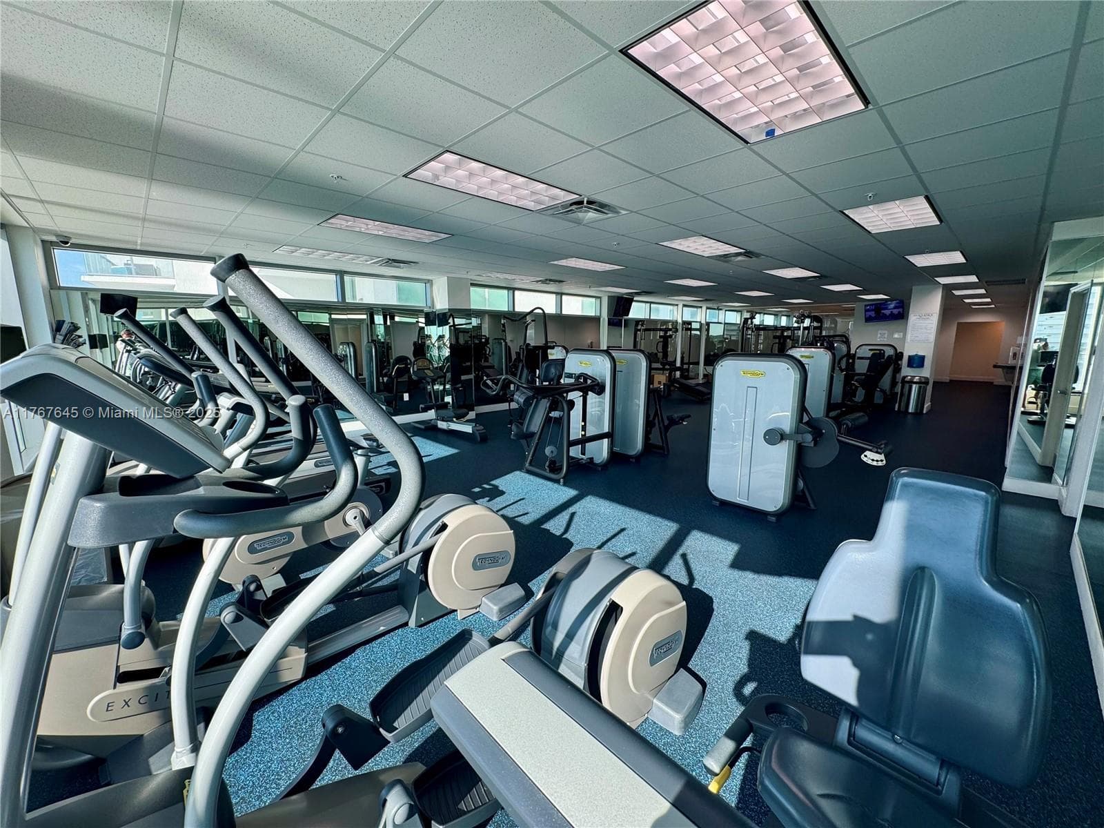 7930 East Dr # 1008, North Bay Village FL 33141 — 37