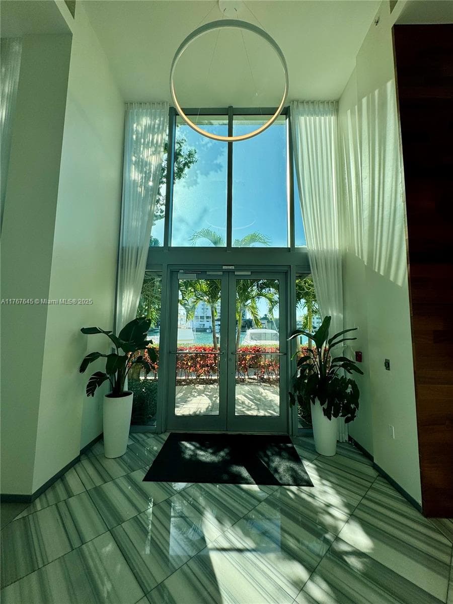 7930 East Dr # 1008, North Bay Village FL 33141 — 35