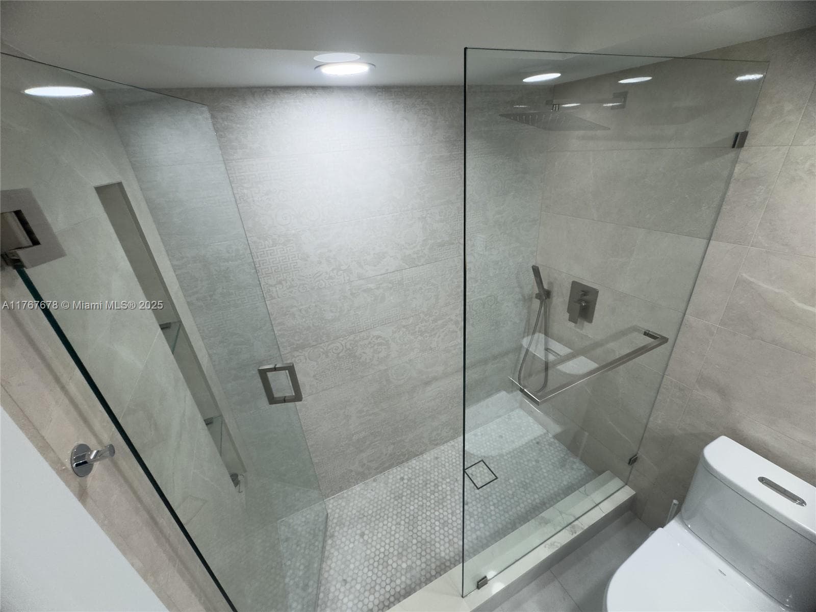 230 174th St # 1015, Sunny Isles Beach FL 33160 — 39