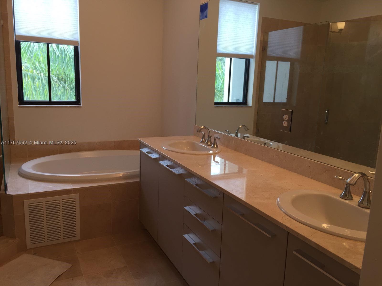 5189 NW 85th Ave # 5189, Miami FL 33166 — 17