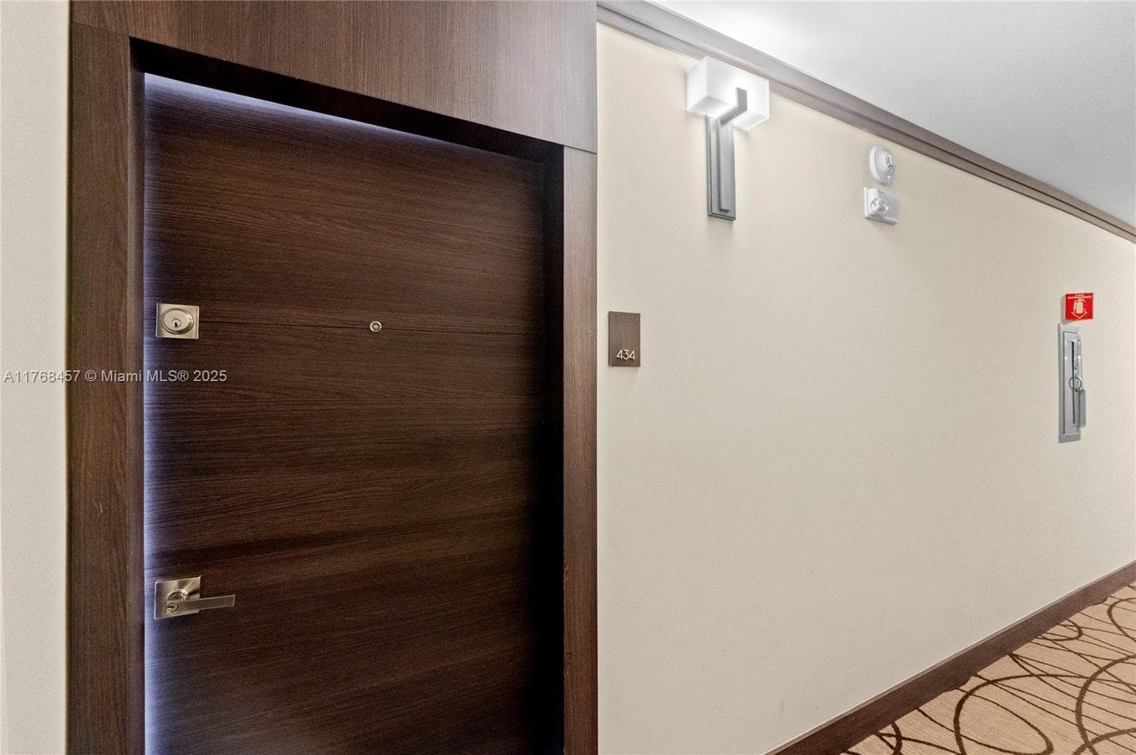 20505 E Country Club Dr # 434, Aventura FL 33180 — 1