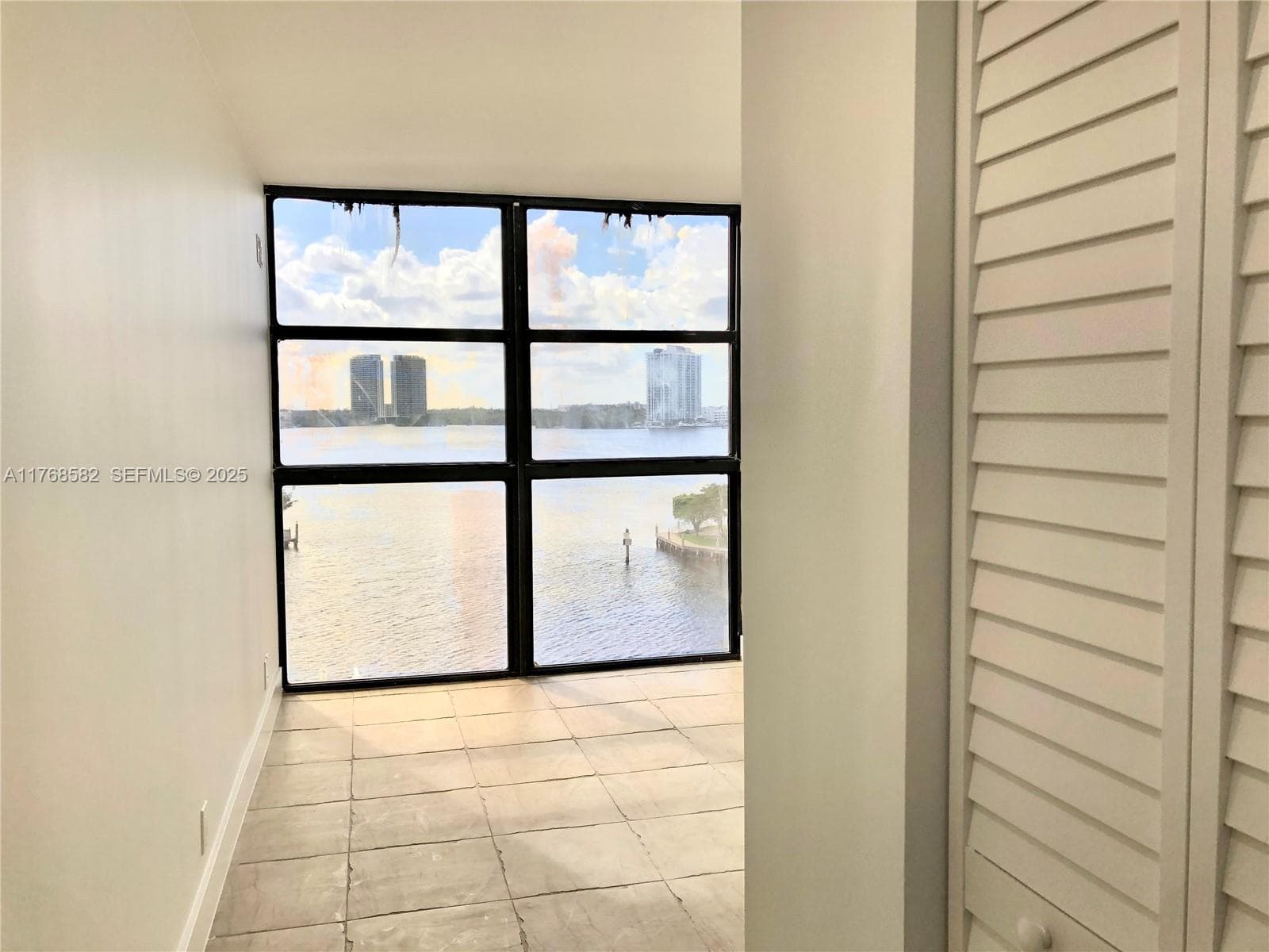 1000 W Island Blvd # 712, Aventura FL 33160 — 17