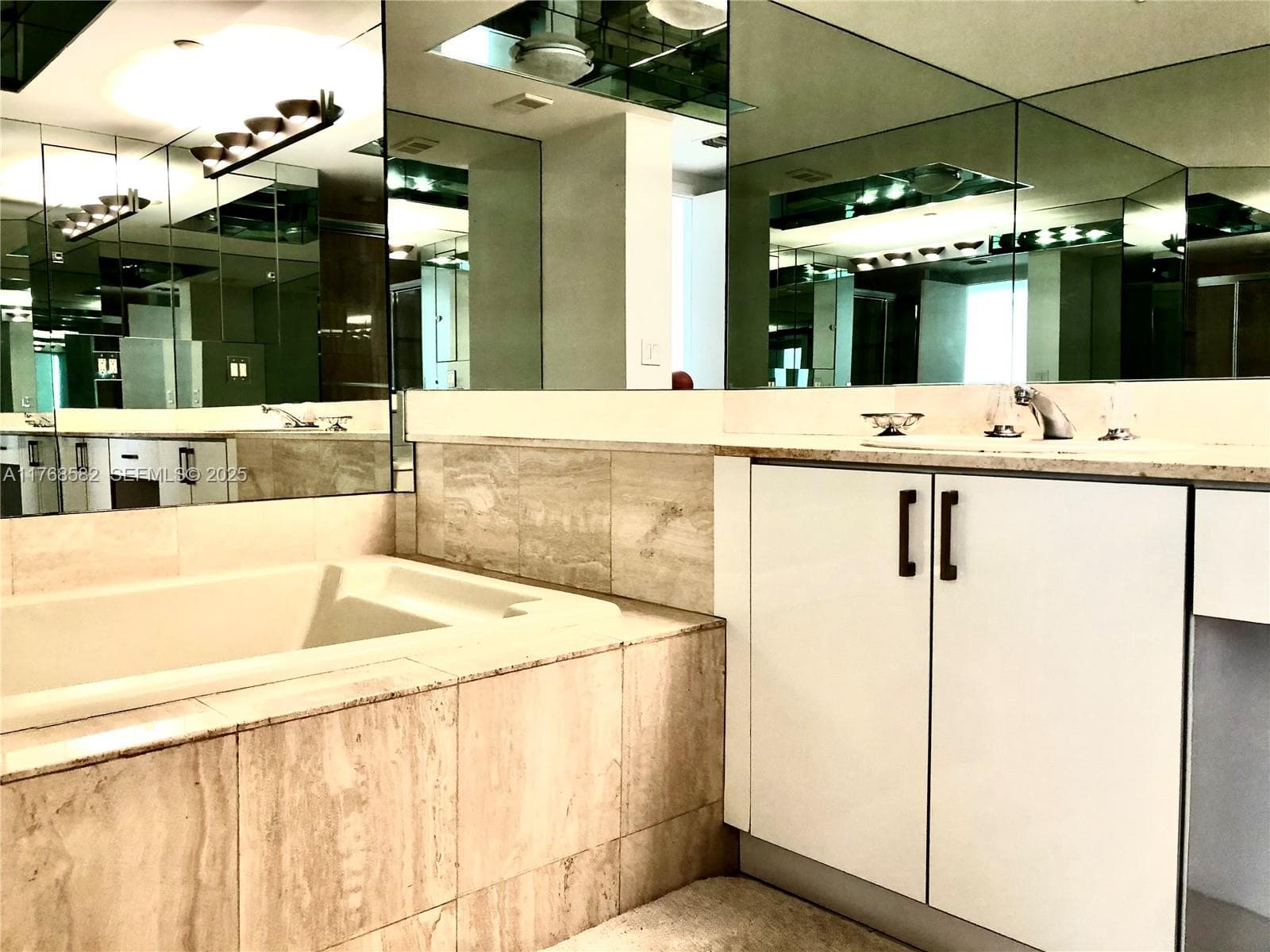 1000 W Island Blvd # 712, Aventura FL 33160 — 16