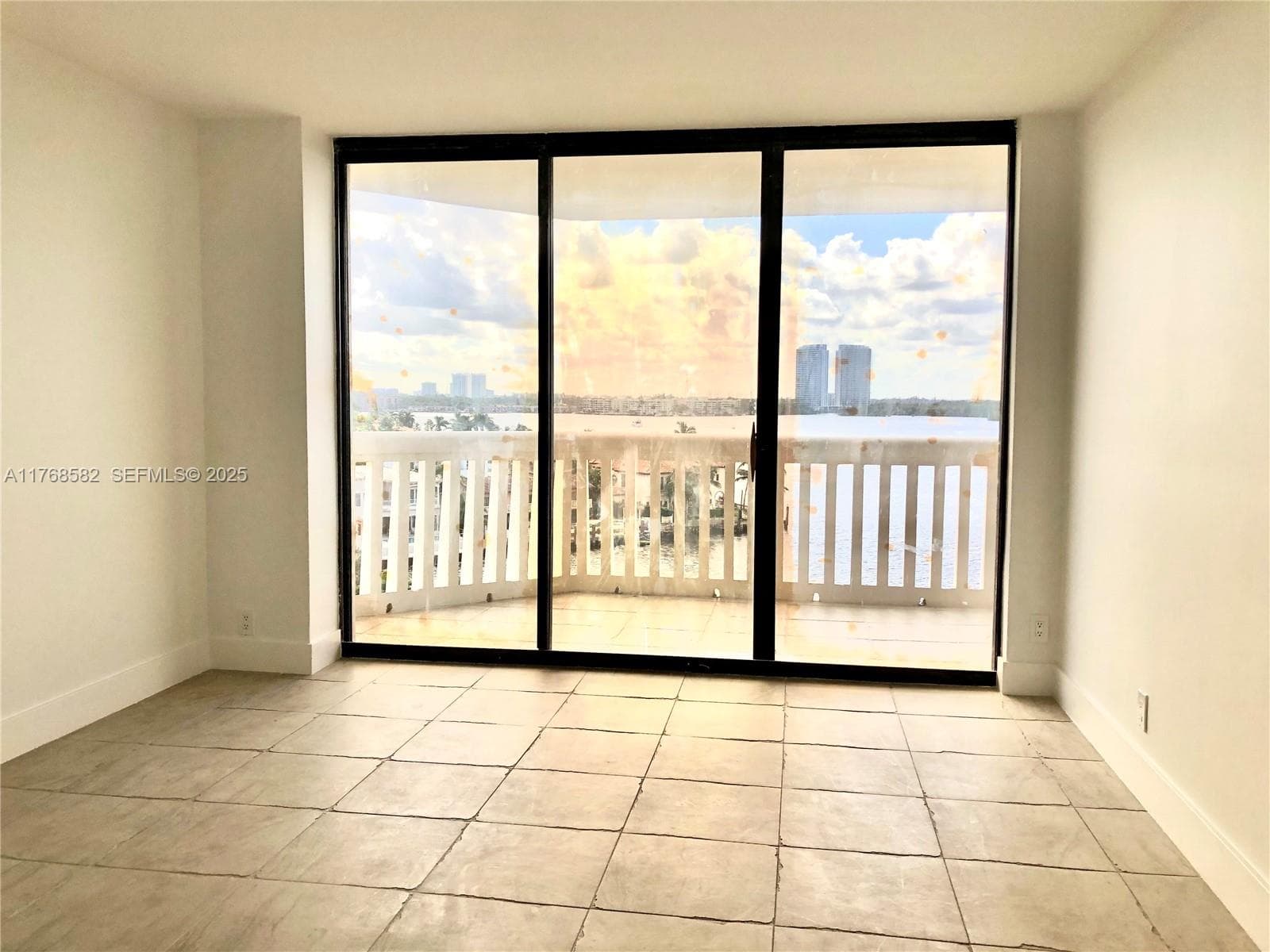 1000 W Island Blvd # 712, Aventura FL 33160 — 12