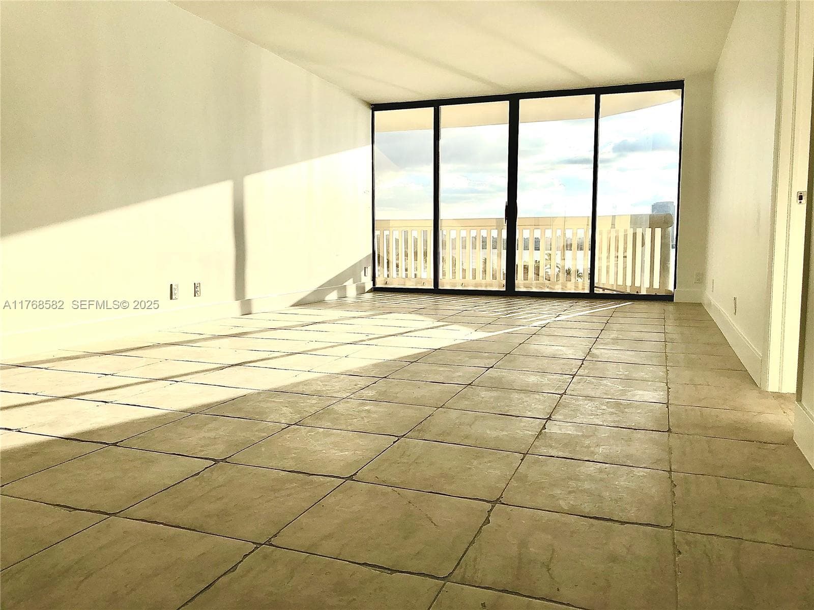 1000 W Island Blvd # 712, Aventura FL 33160 — 7