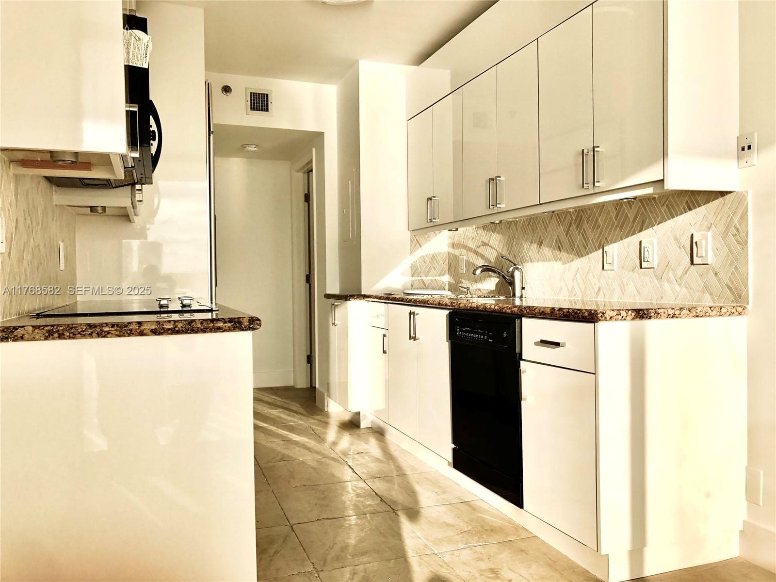 1000 W Island Blvd # 712, Aventura FL 33160 — 10