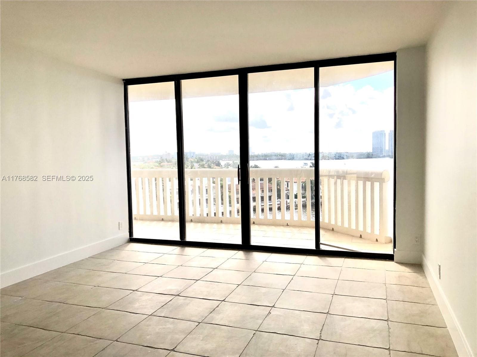 1000 W Island Blvd # 712, Aventura FL 33160 — 14
