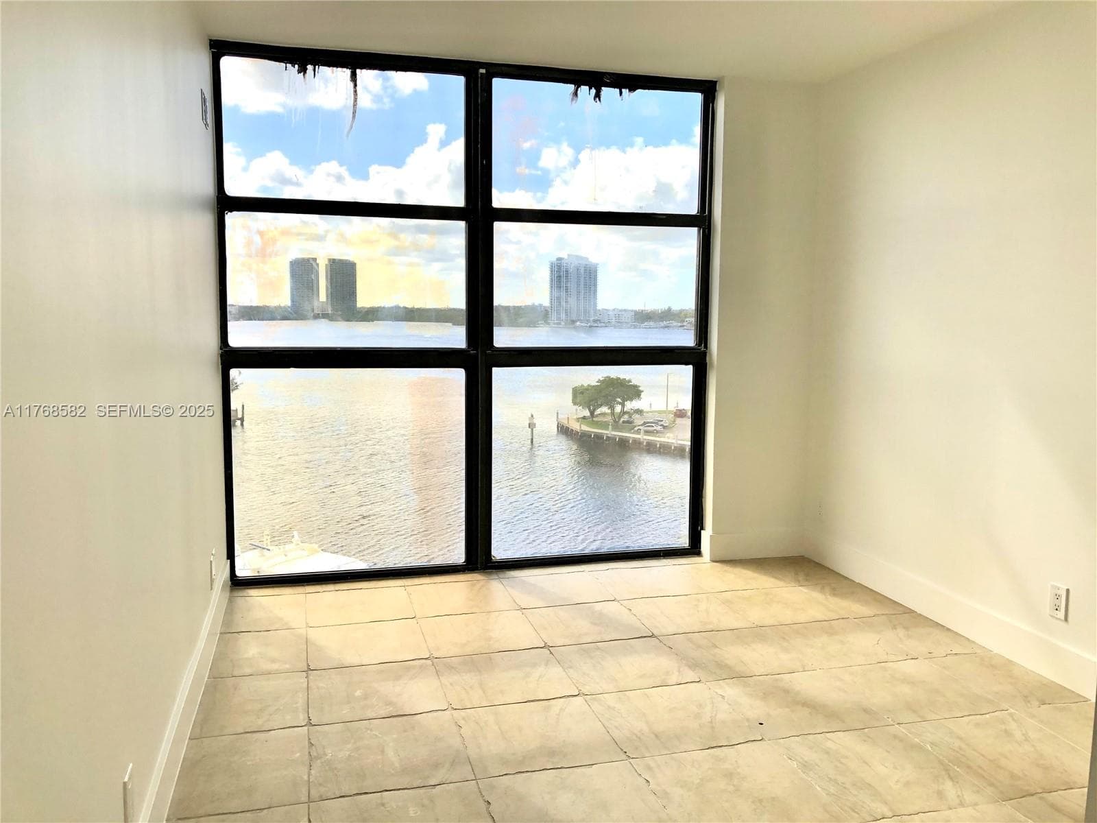 1000 W Island Blvd # 712, Aventura FL 33160 — 18