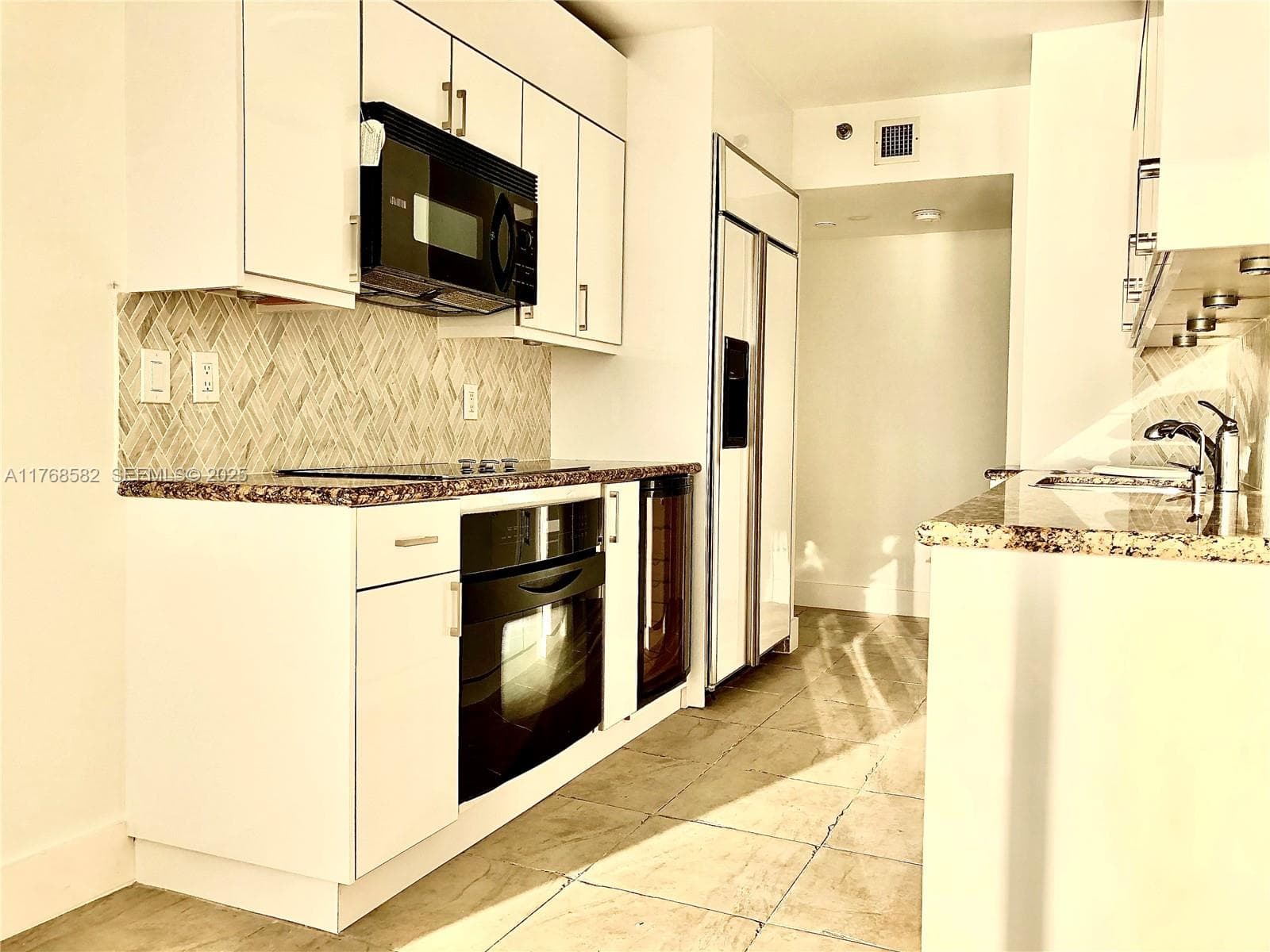 1000 W Island Blvd # 712, Aventura FL 33160 — 11