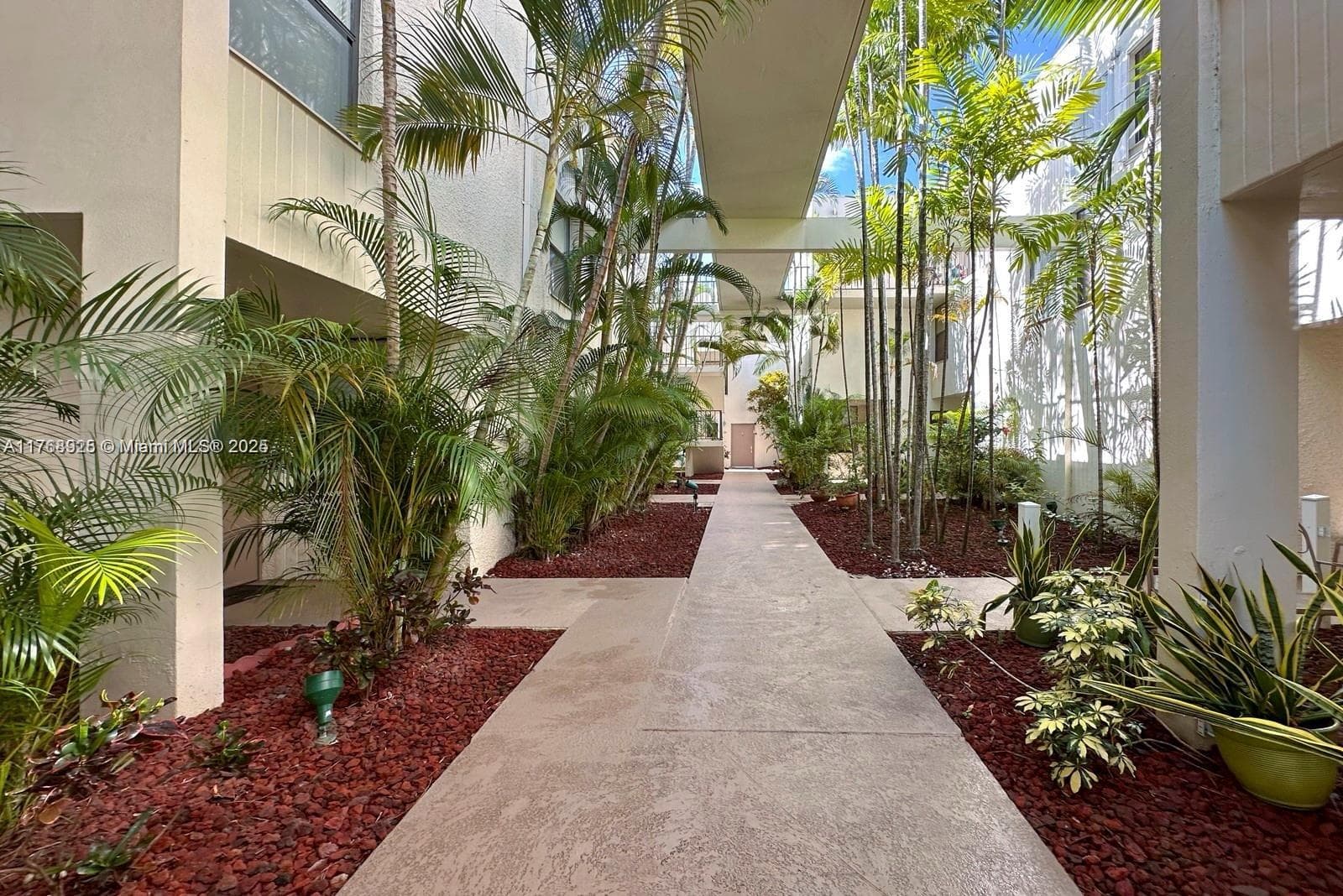 20301 NE 30th Ave # 5, Aventura FL 33180 — 24