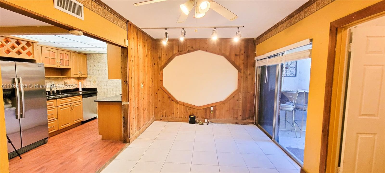 14241 Memorial Hwy # 9F, Miami FL 33161 — 14