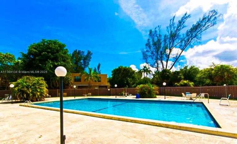 14241 Memorial Hwy # 9F, Miami FL 33161 — 29