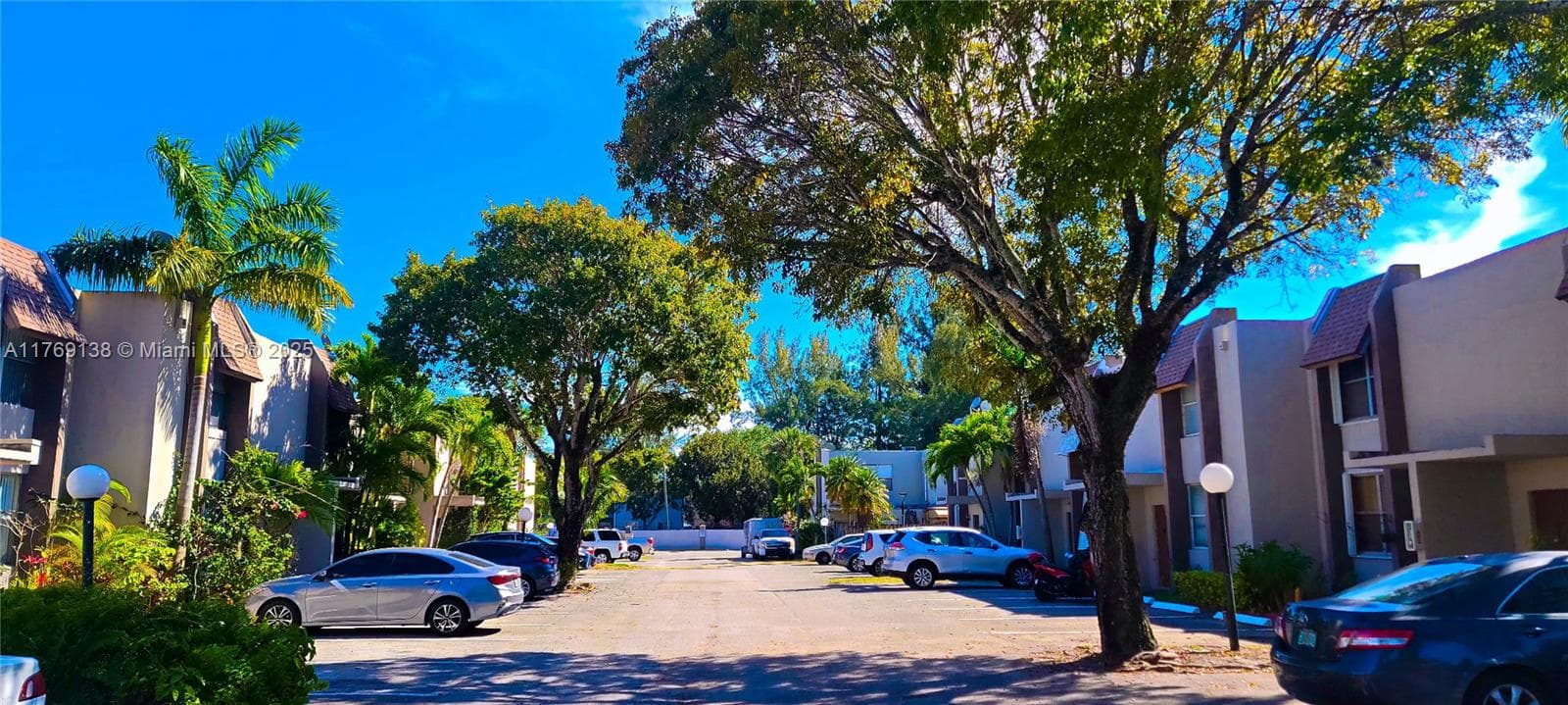 14241 Memorial Hwy # 9F, Miami FL 33161 — 4