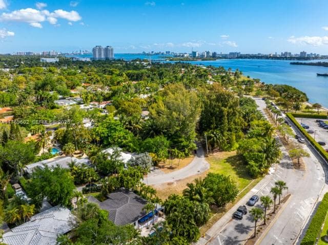 890 NE 70th St, Miami FL 33138 — 8