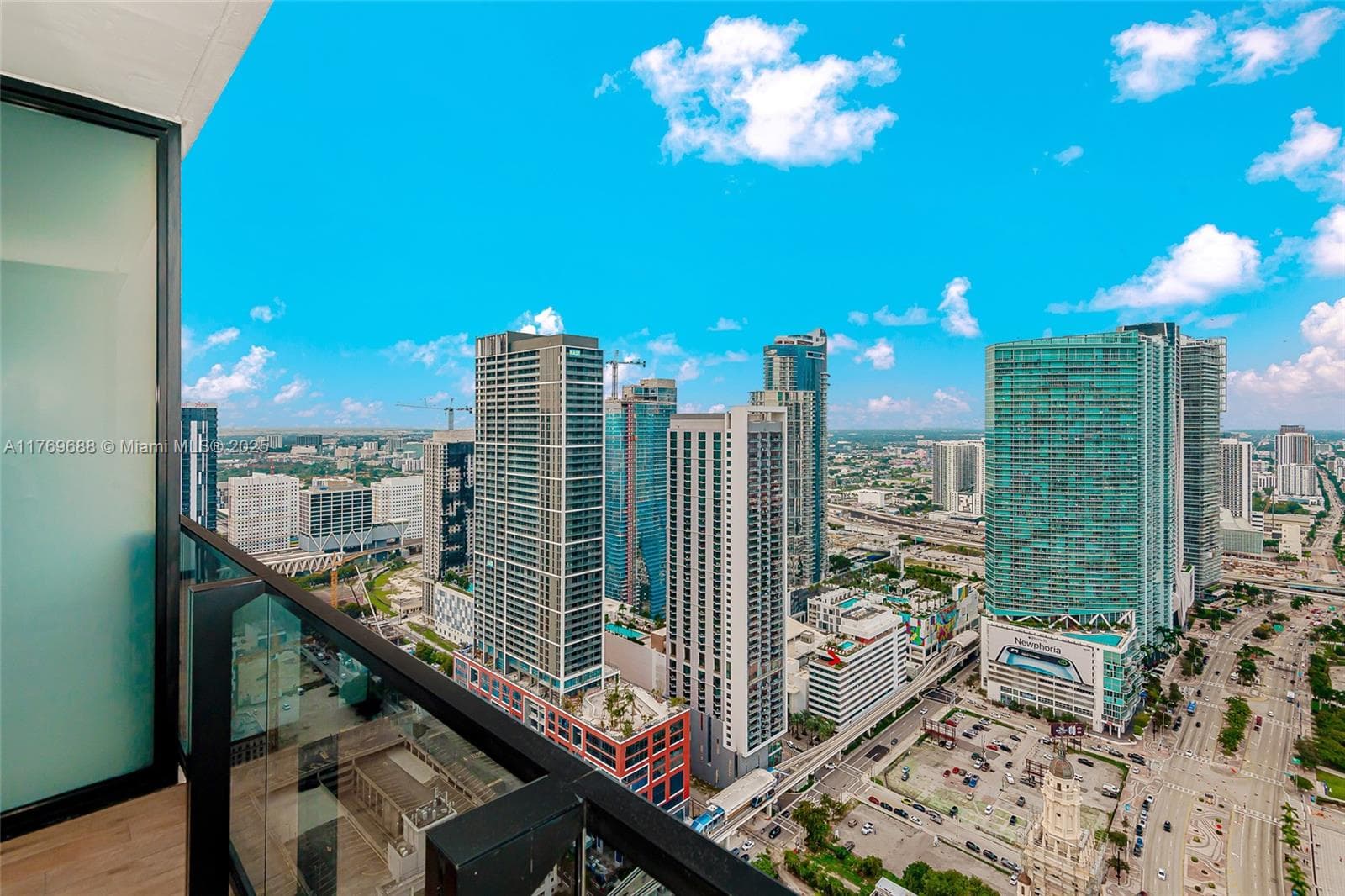 398 NE 5th St # 4008, Miami FL 33132 — 3