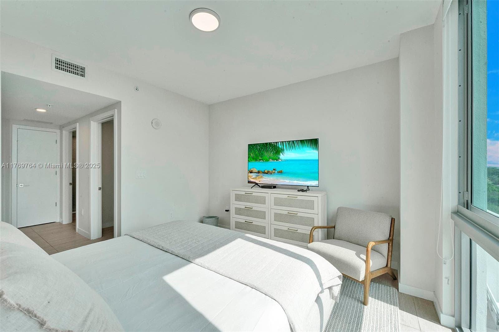 Quadro Condo, Miami, FL — 32