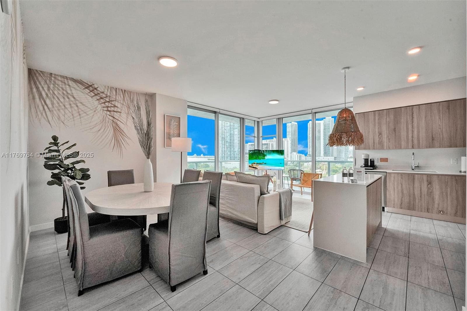 Quadro Condo, Miami, FL — 19