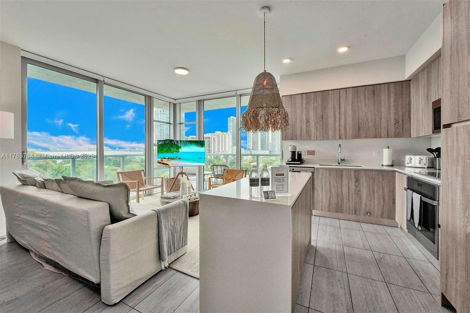 Quadro Condo, Miami, FL — 21