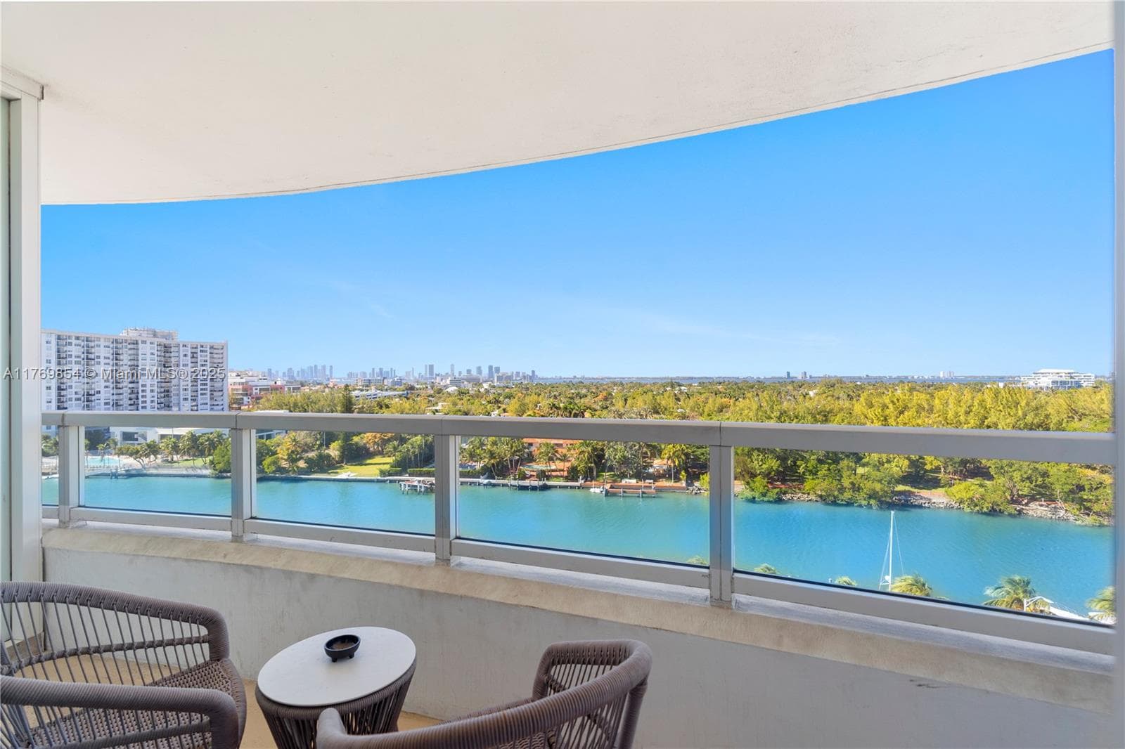 4401 Collins Ave # 1017, Miami Beach FL 33140 — 5