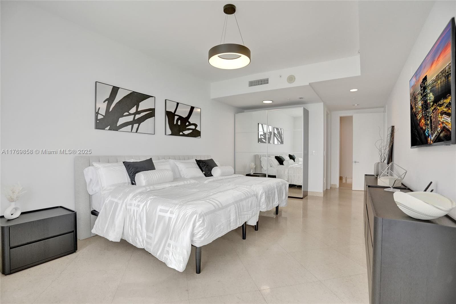 18101 Collins Ave # 3504, Sunny Isles Beach FL 33160 — 51