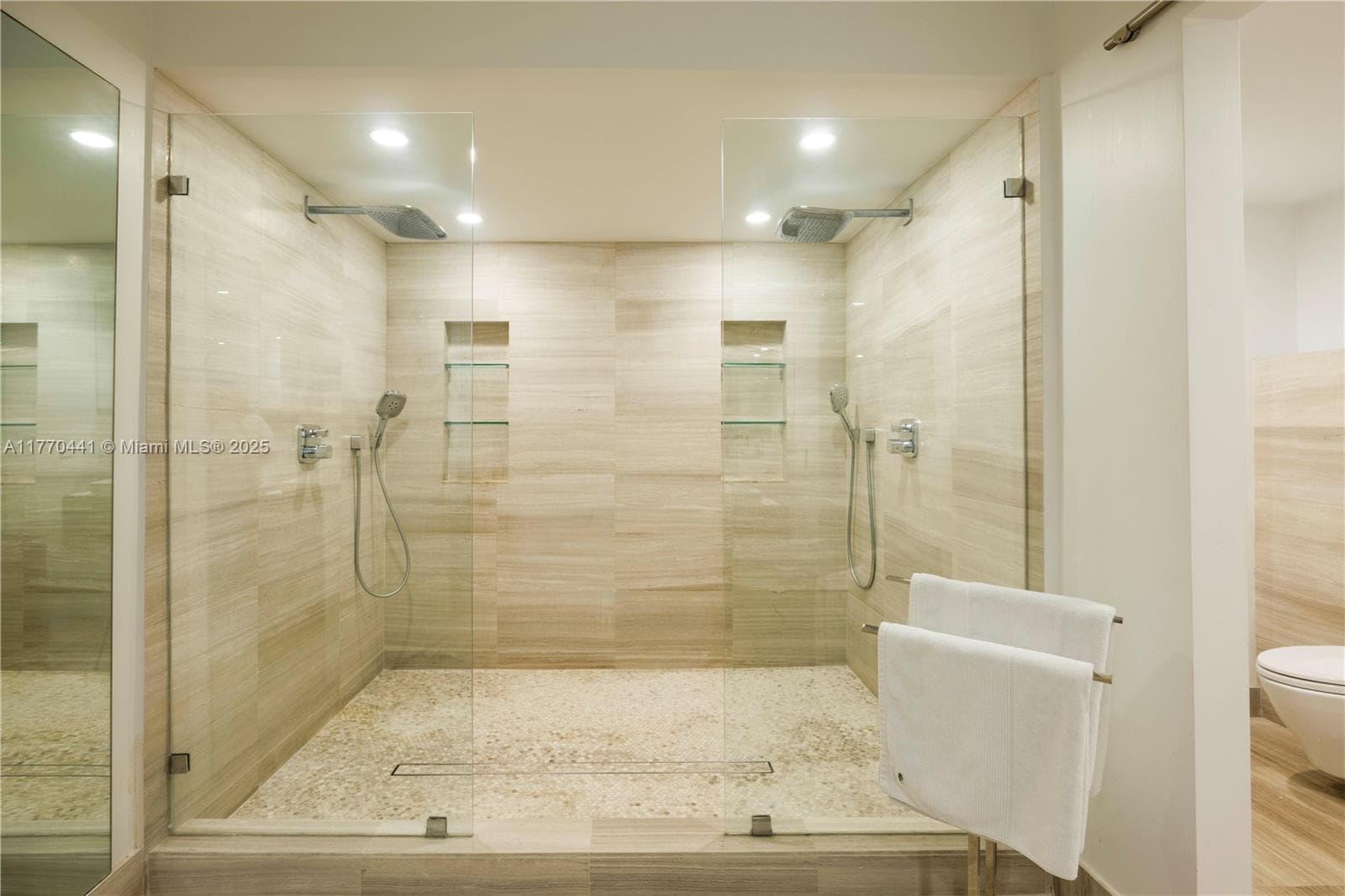 765 Crandon Blvd # 307, Key Biscayne FL 33149 — 32