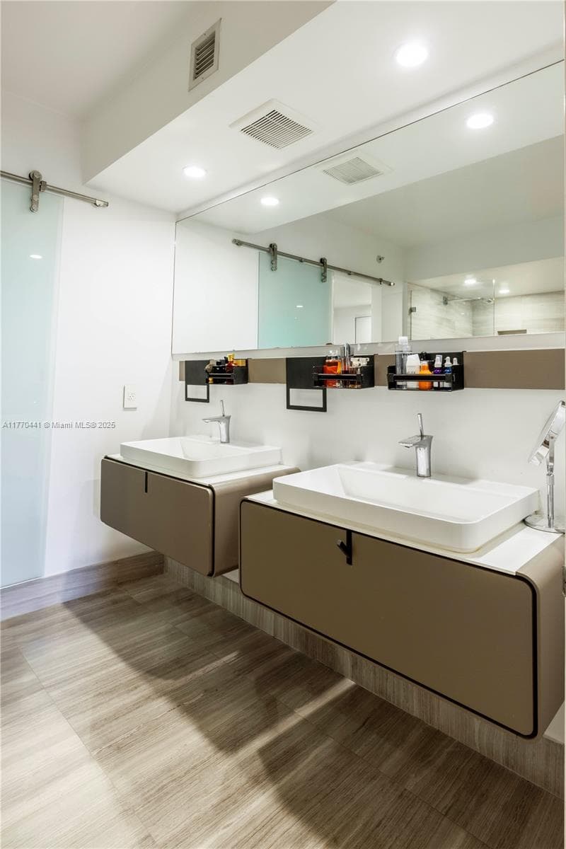 765 Crandon Blvd # 307, Key Biscayne FL 33149 — 30