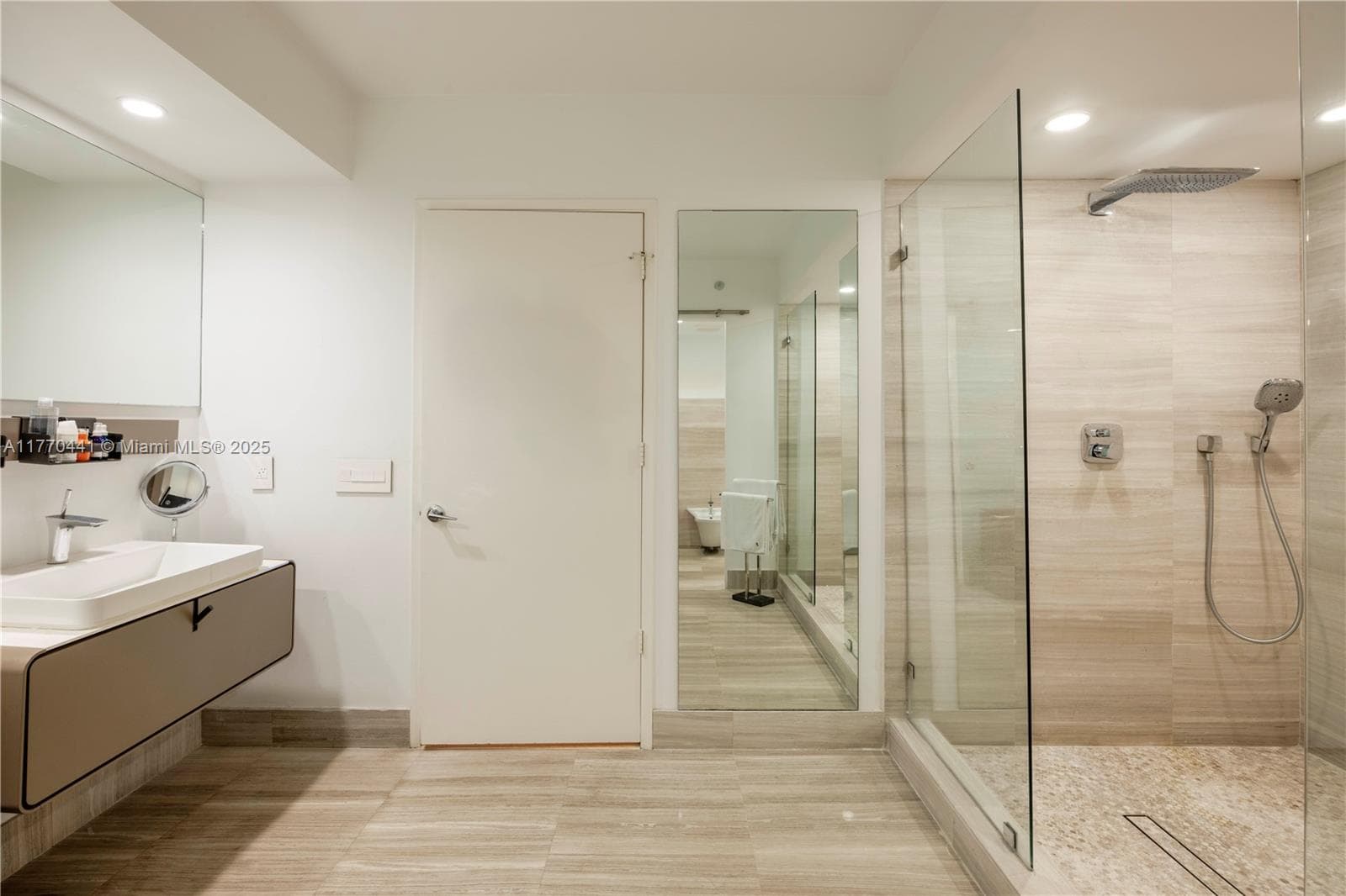 765 Crandon Blvd # 307, Key Biscayne FL 33149 — 34