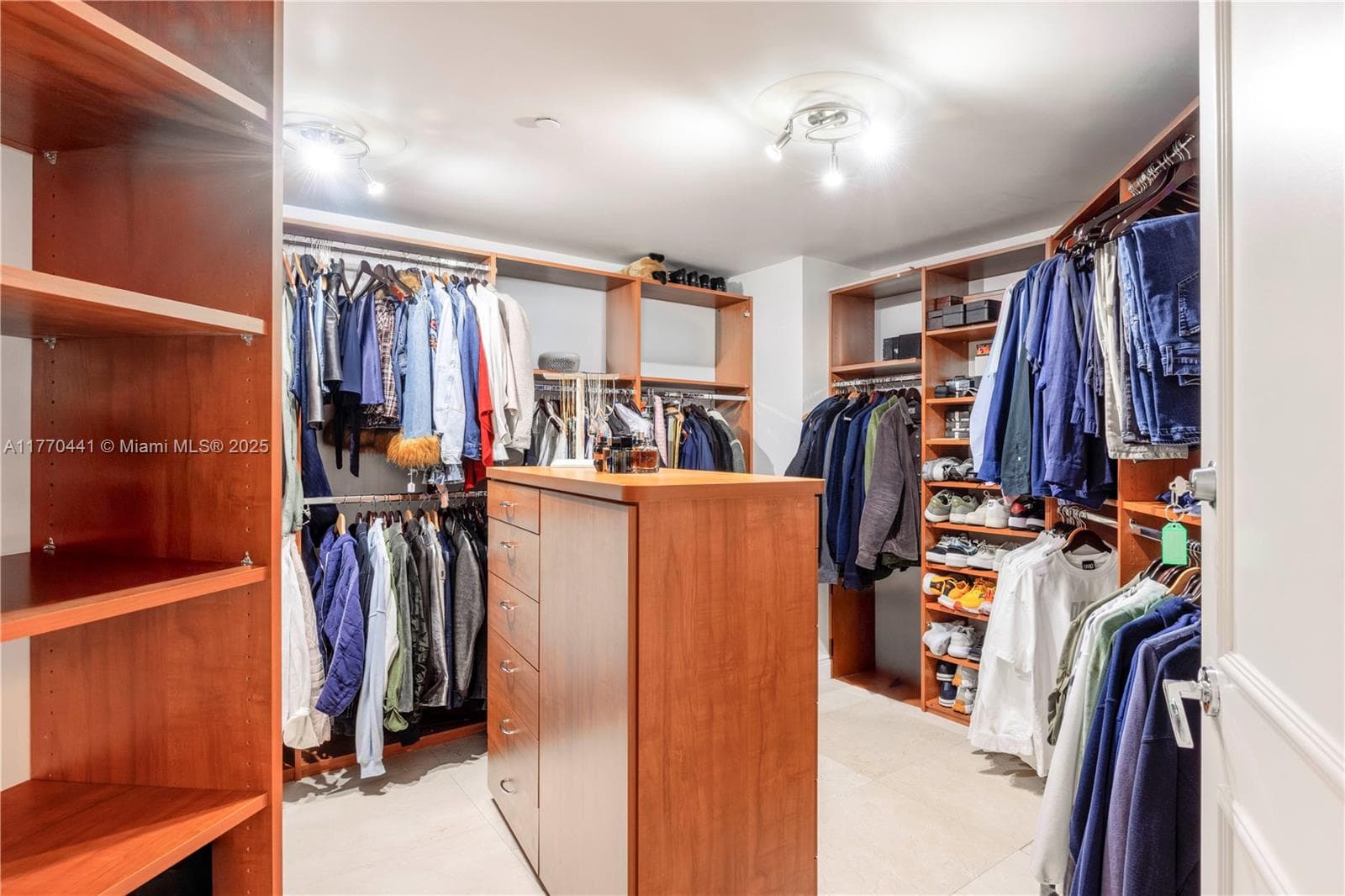 765 Crandon Blvd # 307, Key Biscayne FL 33149 — 29