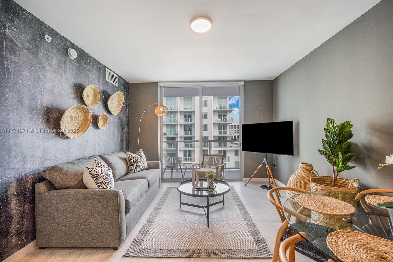 3900 Biscayne Blvd # 1016, Miami FL 33137 — 11