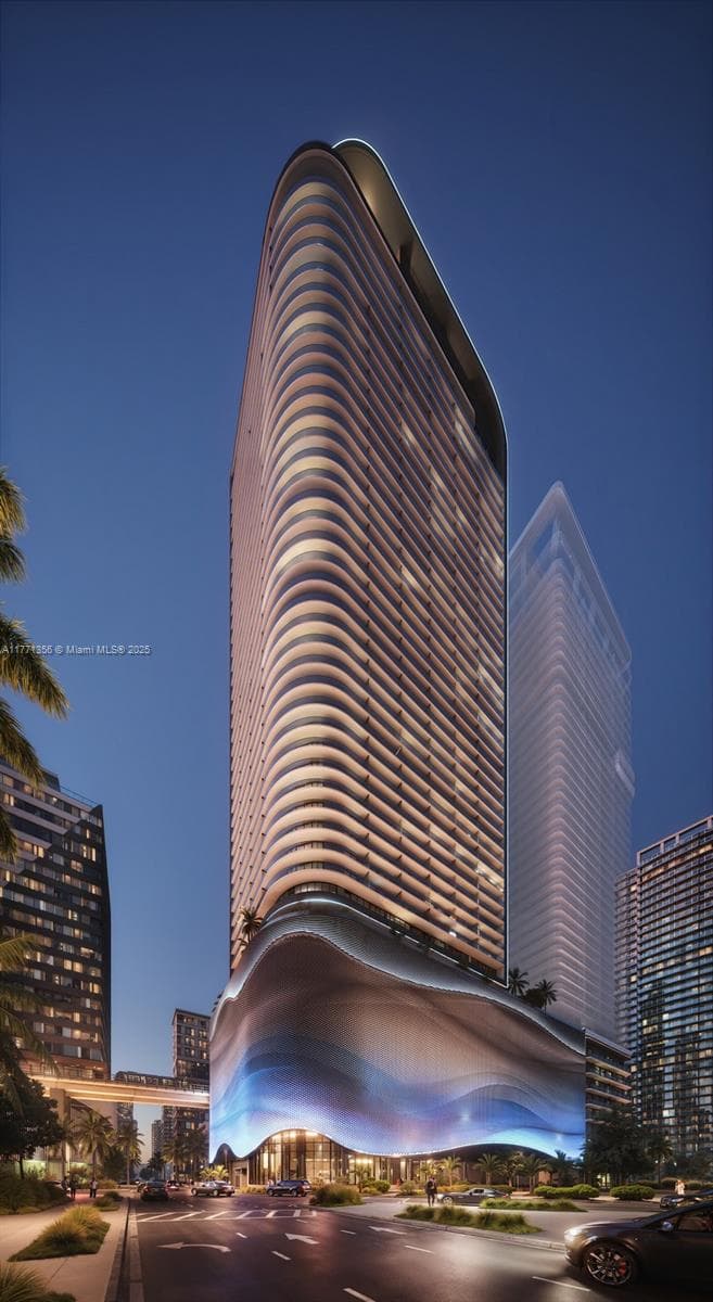 690 SW 1 Avenue # 3802, Miami FL 33130 — 20