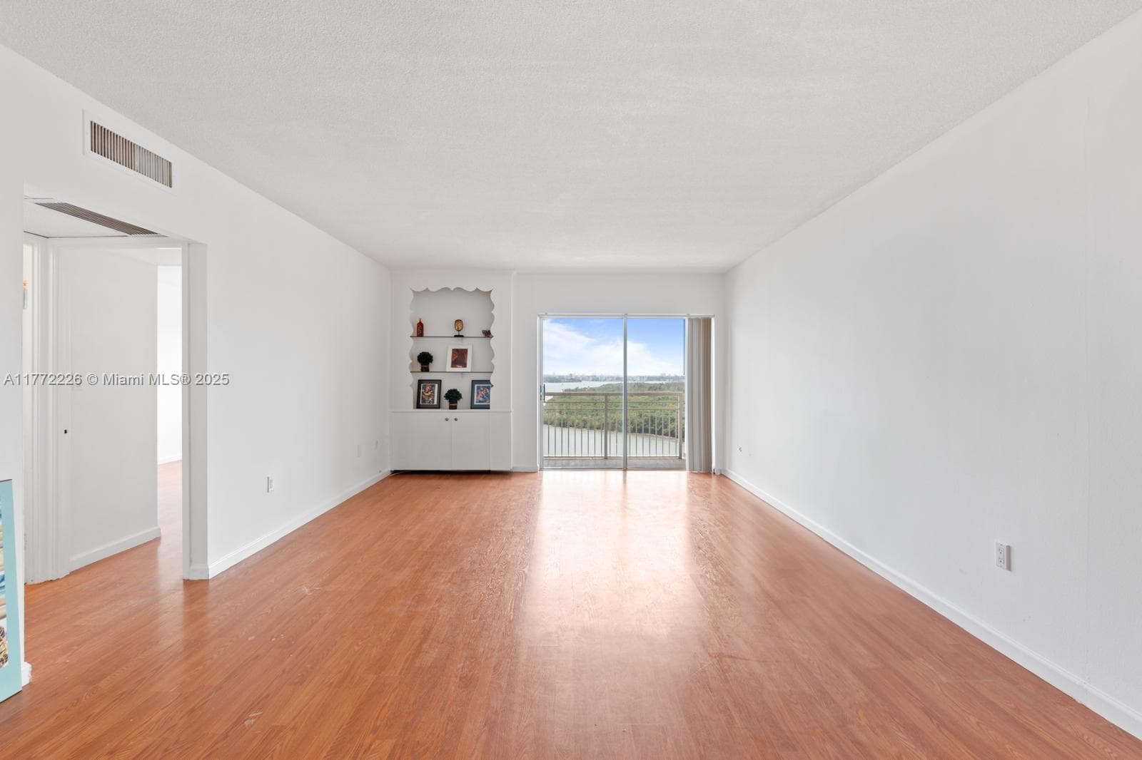 400 Kings Point Dr # 1607, Sunny Isles Beach FL 33160 — 16