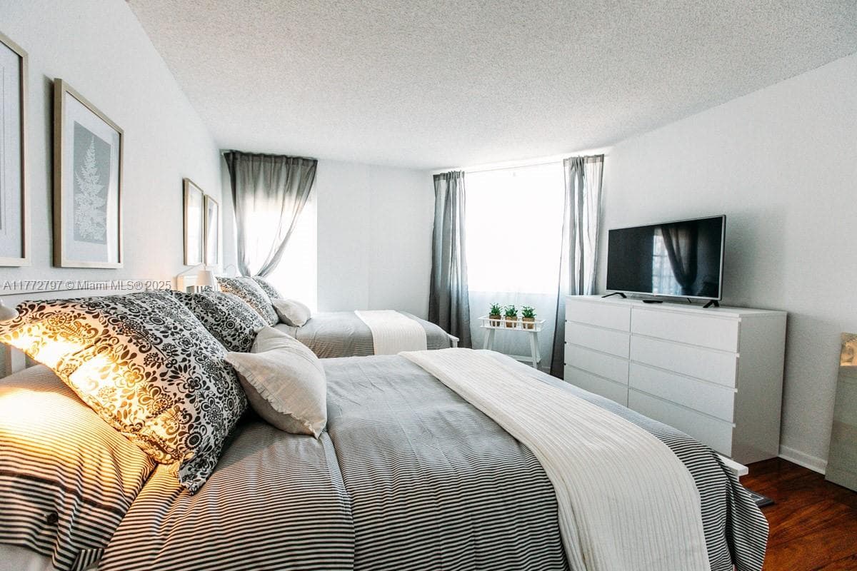 19370 Collins Ave # 326, Sunny Isles Beach FL 33160 — 18