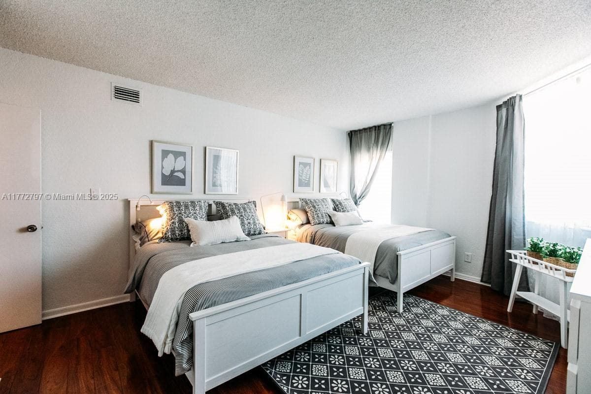 19370 Collins Ave # 326, Sunny Isles Beach FL 33160 — 19