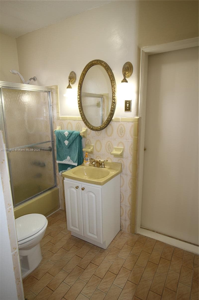 870 NW 14th Ct, Miami FL 33125 — 27