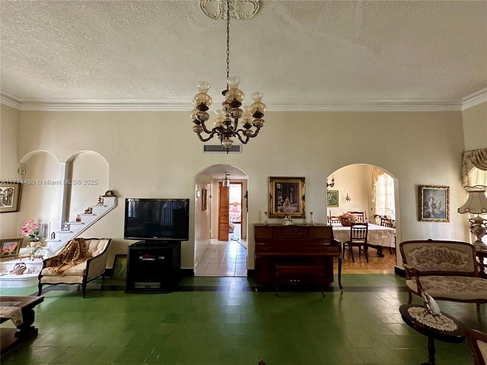 870 NW 14th Ct, Miami FL 33125 — 12