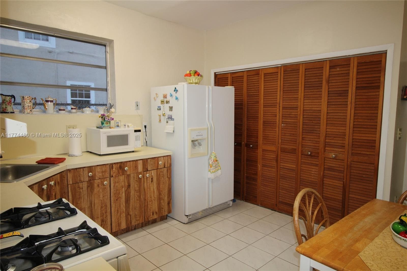 870 NW 14th Ct, Miami FL 33125 — 22