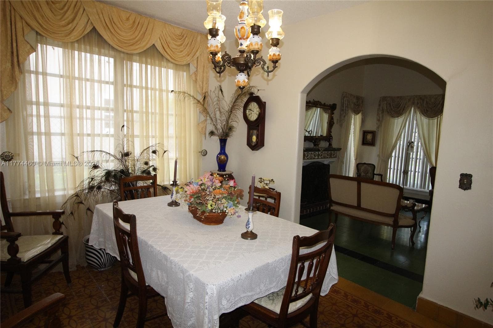 870 NW 14th Ct, Miami FL 33125 — 18