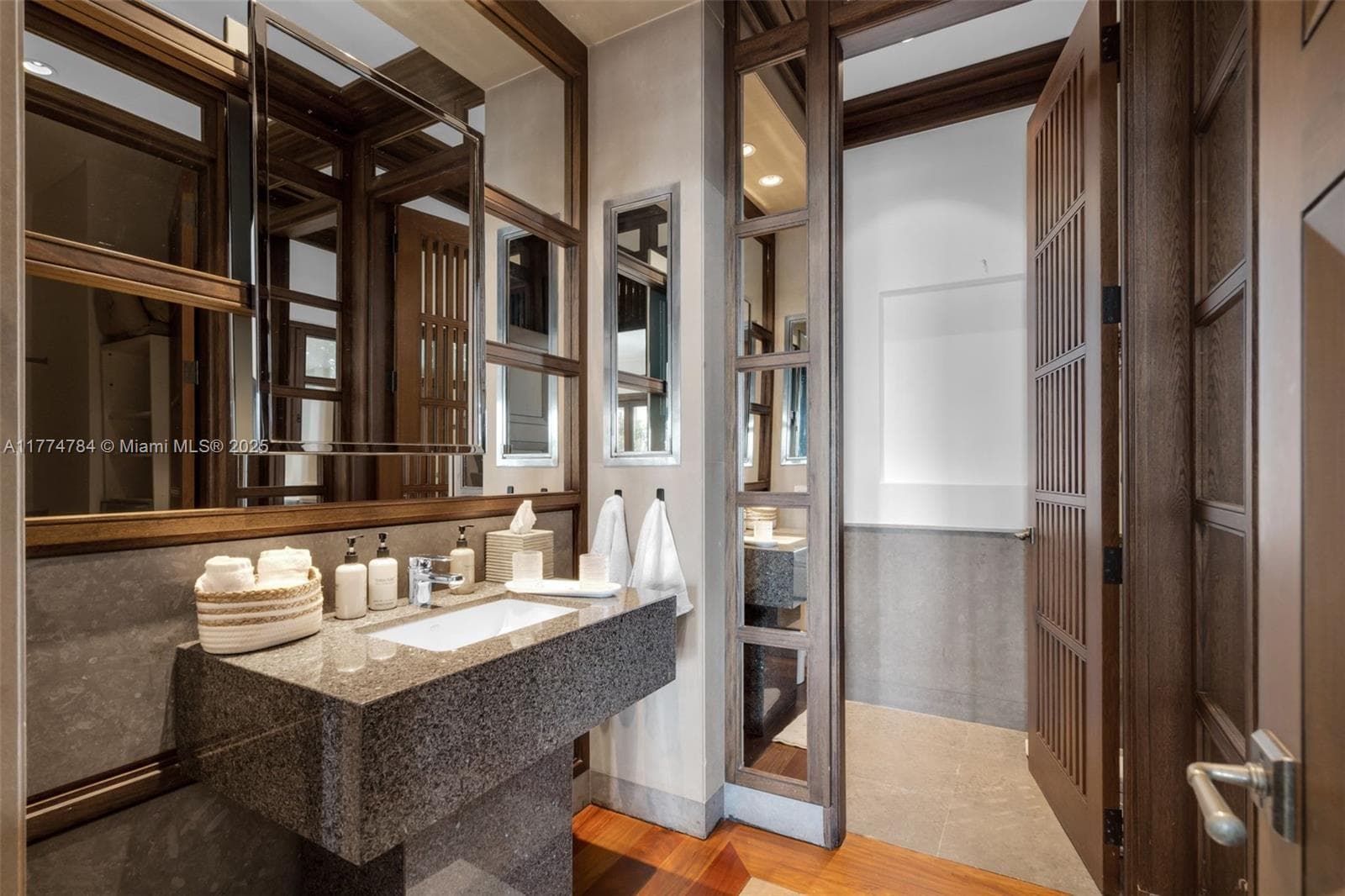 9 Harbor Pt, Key Biscayne FL 33149 — 43