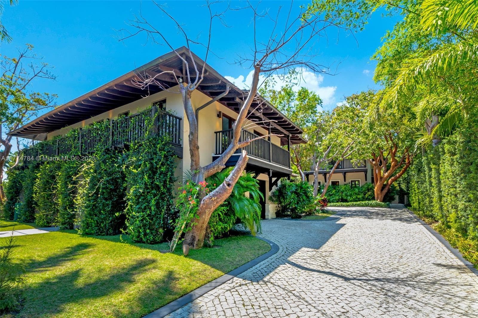 9 Harbor Pt, Key Biscayne FL 33149 — 30