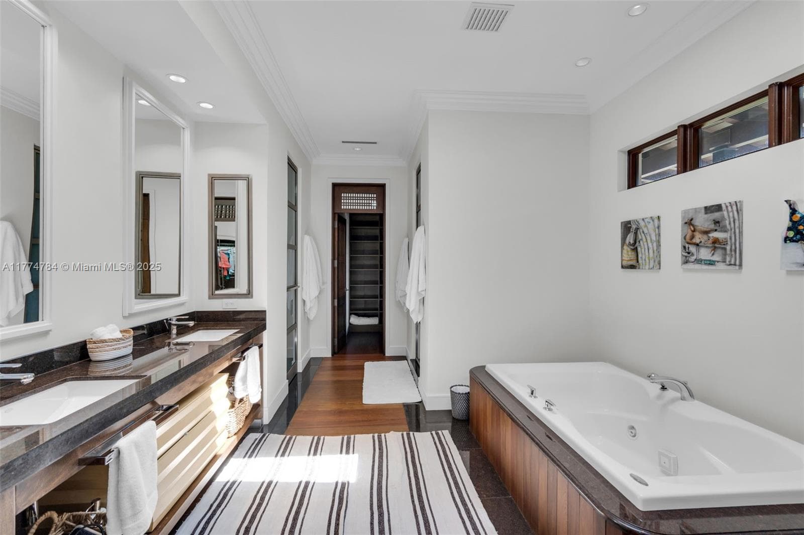 9 Harbor Pt, Key Biscayne FL 33149 — 34