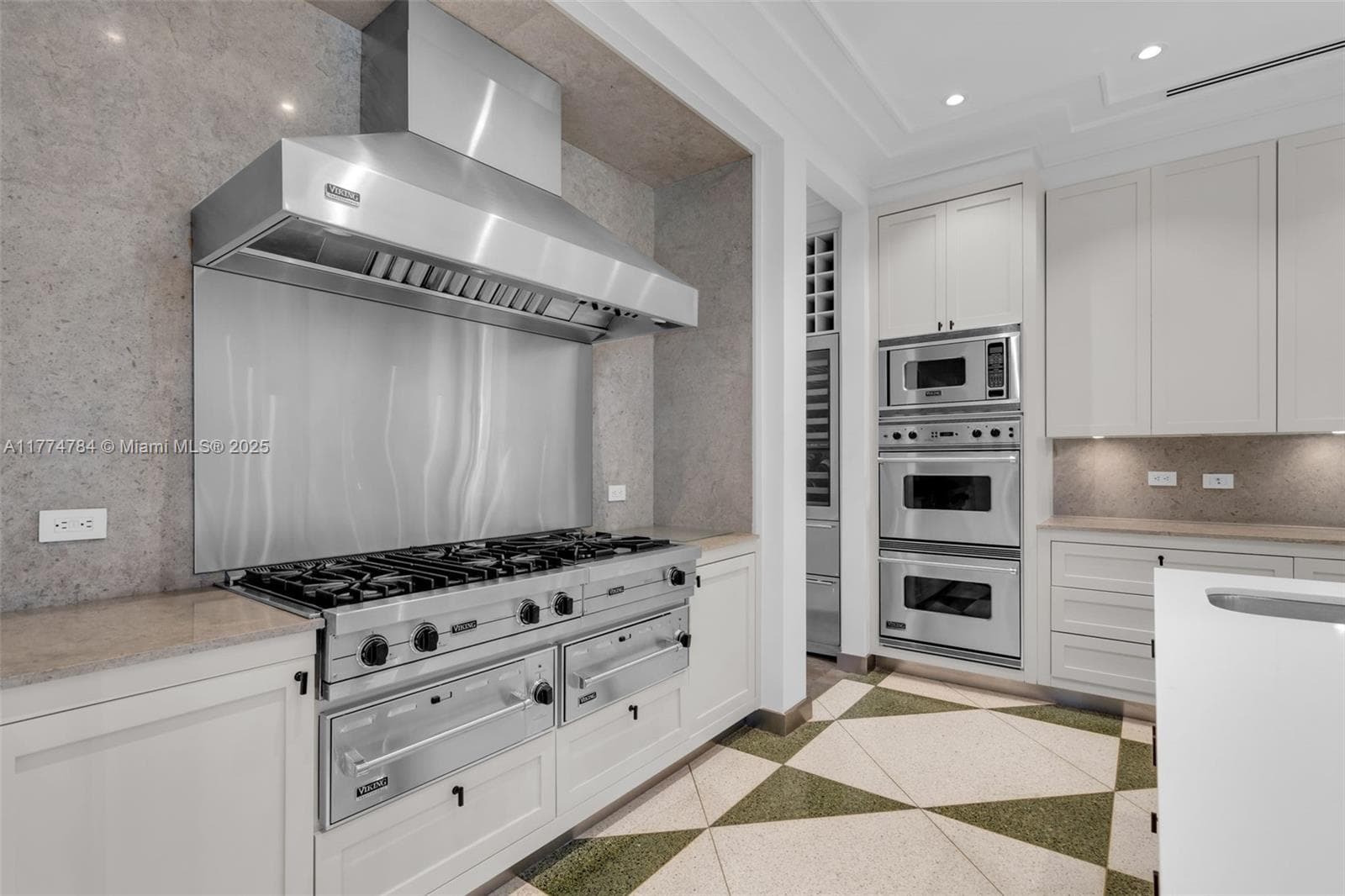 9 Harbor Pt, Key Biscayne FL 33149 — 14